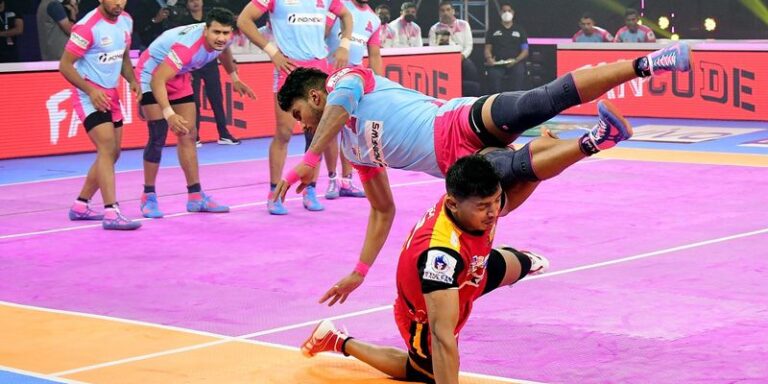 Pro Kabaddi | Pawan Sehrawat helps Bengaluru Bulls thrash Jaipur Pink Panthers