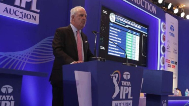 IPL 2022 | Auction halts as the auctioneer collapses on the ground