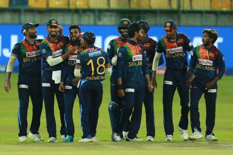 Mendis propels Sri Lanka past the Netherlands into the Super 12