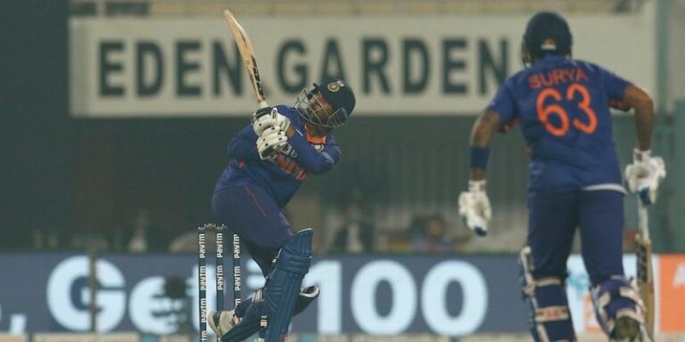 India looses three wickets for 67 runs while batting first against West Indies in third T20I