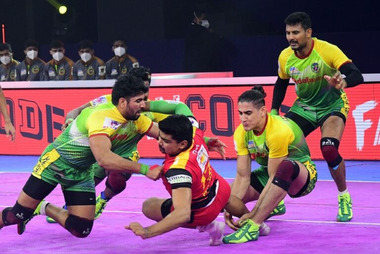 Which Defenders Have The Most Super Tackles in PKL Season 8?