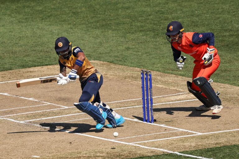 Sri Lanka in Super 12s after beating Netherlands by 16 runs