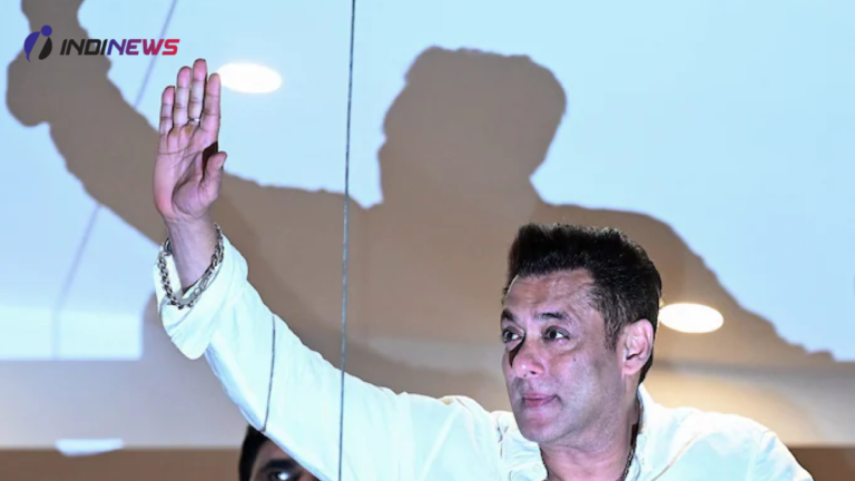 Salman Khan Greeting Fans